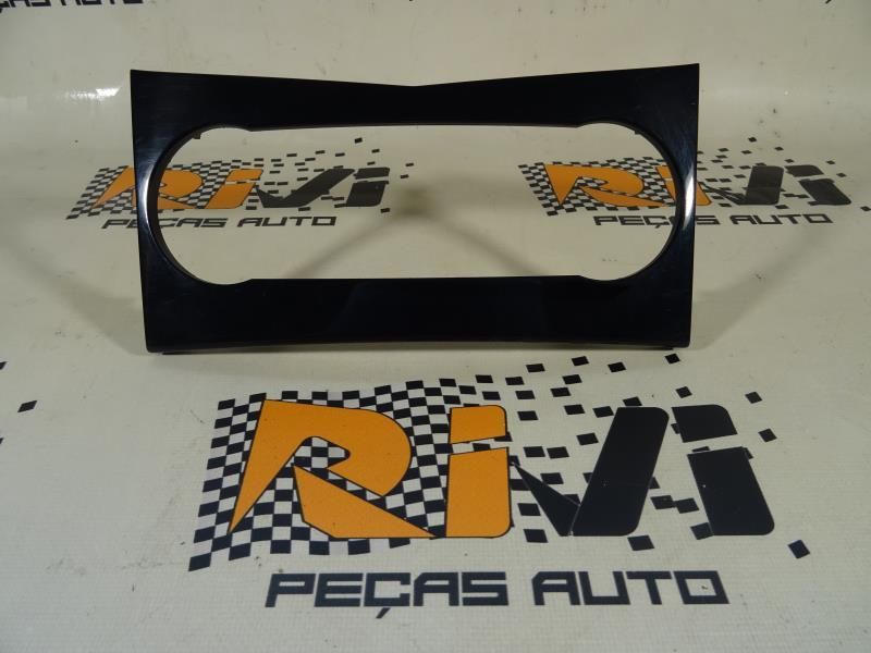 Friso Mercedes-Benz C-Class (W204)  Friso Da Consola Central / Moldura