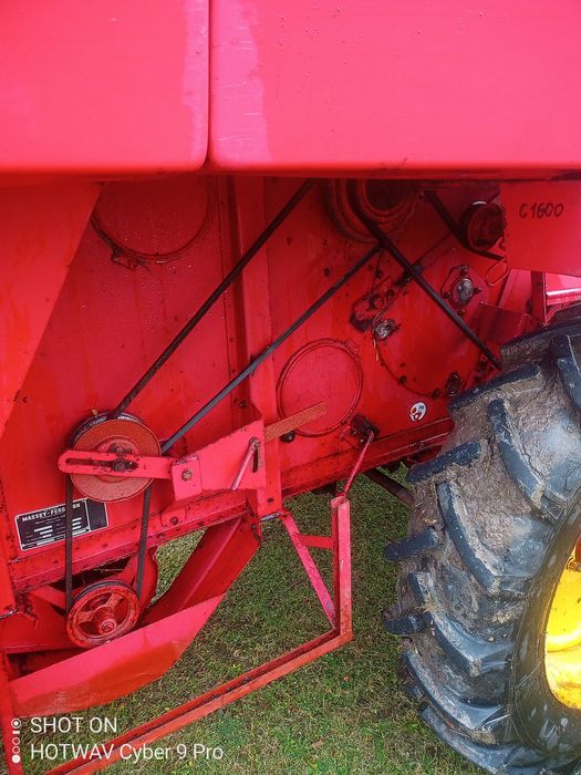 Продаю комбайн Мейсей фергюсон 187