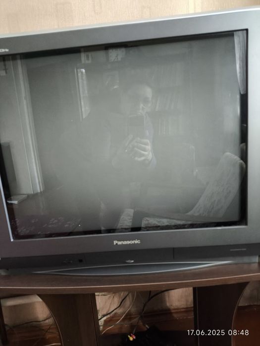 Продам телевизор Panasonic в отличном рабочем состоянии+тюнер