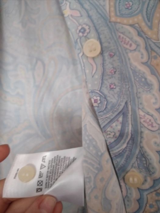 Camisa tamanho L, marca Liz Claiborne