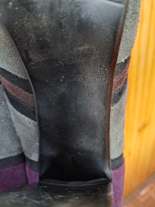 Демісезонні замшеві туфлі на підборі (чобітки)