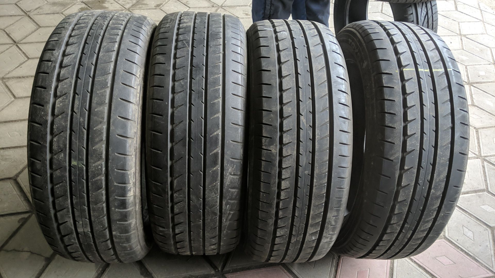 225/55R18 TOYO Japan