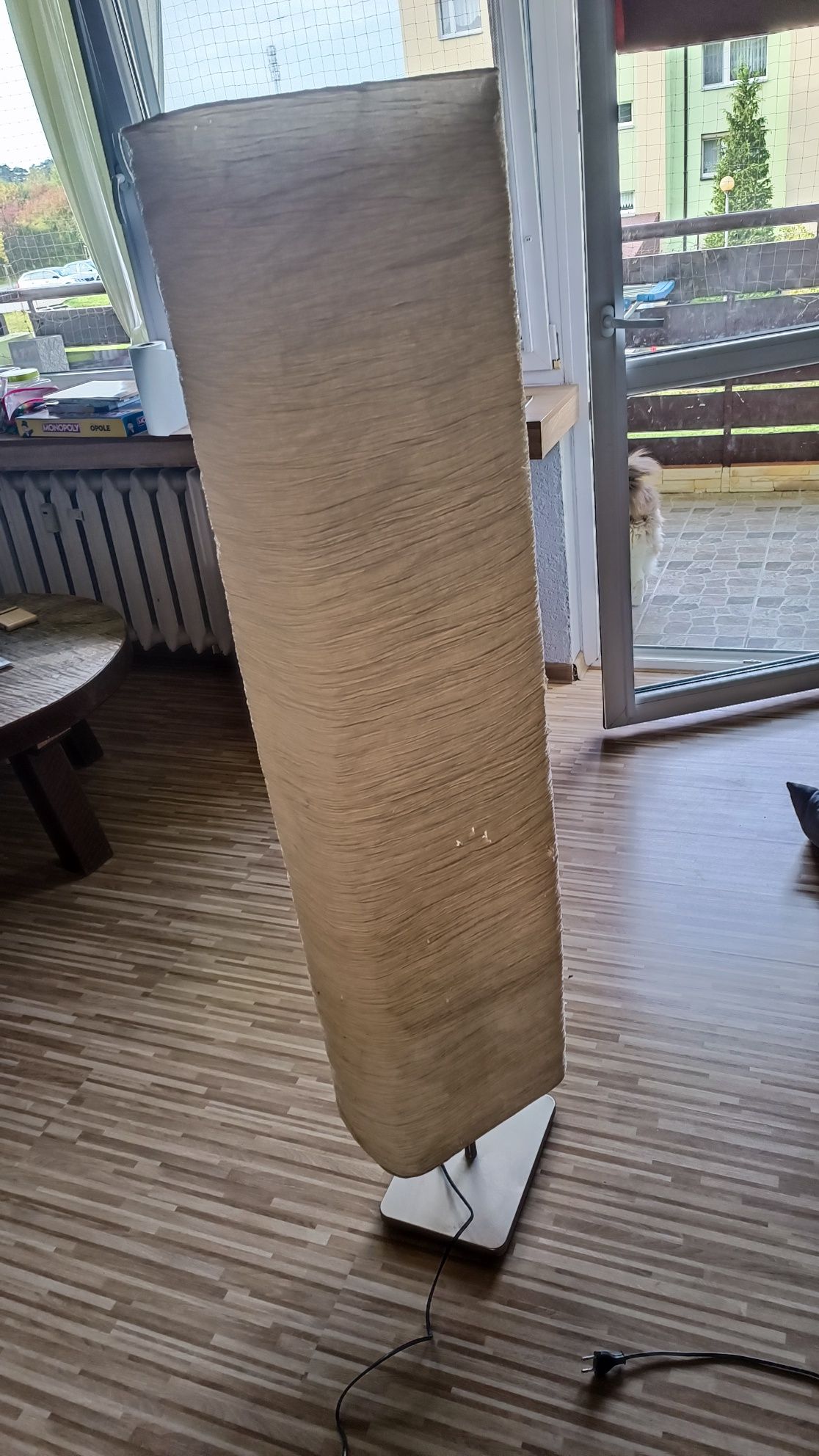 Lampa podłogowa papierowa .