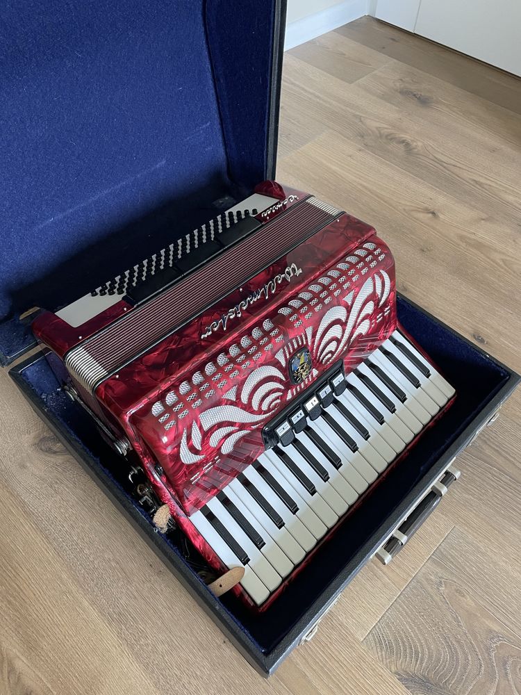 Akordeon Weltmeister 80 basów