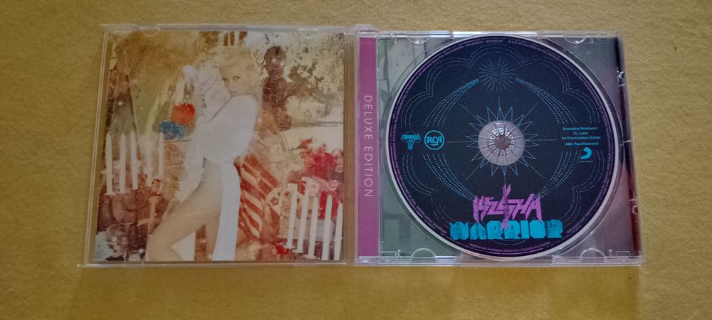 Kesha - Warrior - deluxe edition