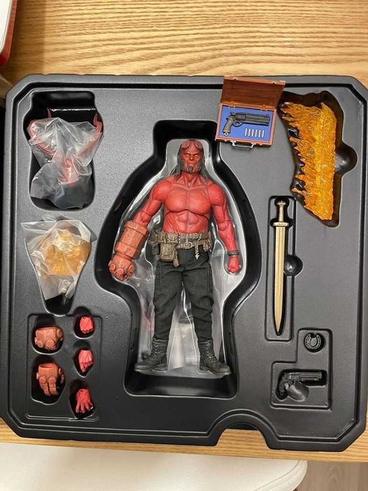 Figura Mezco 1/12 Hellboy 2019 Px Exclusive
