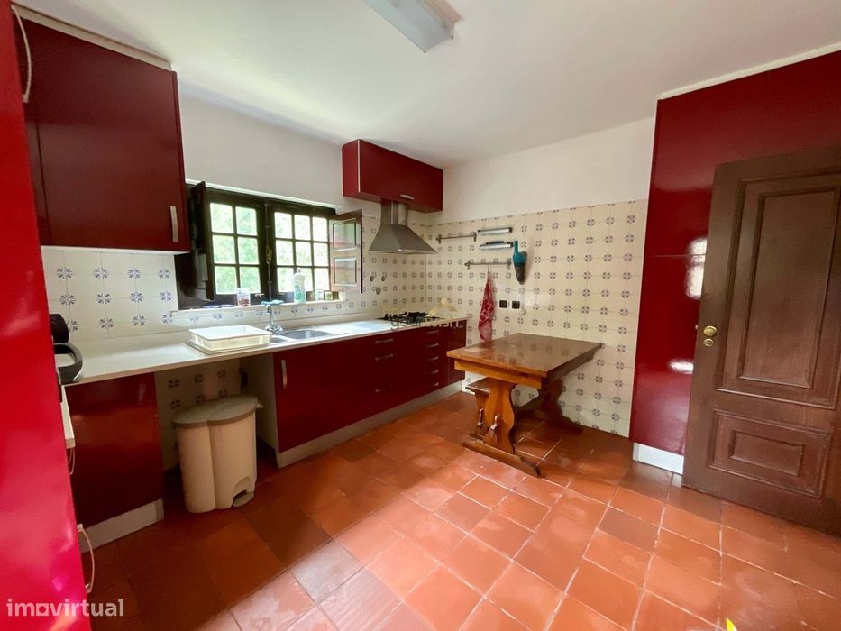 Moradia com 4 quartos e terreno