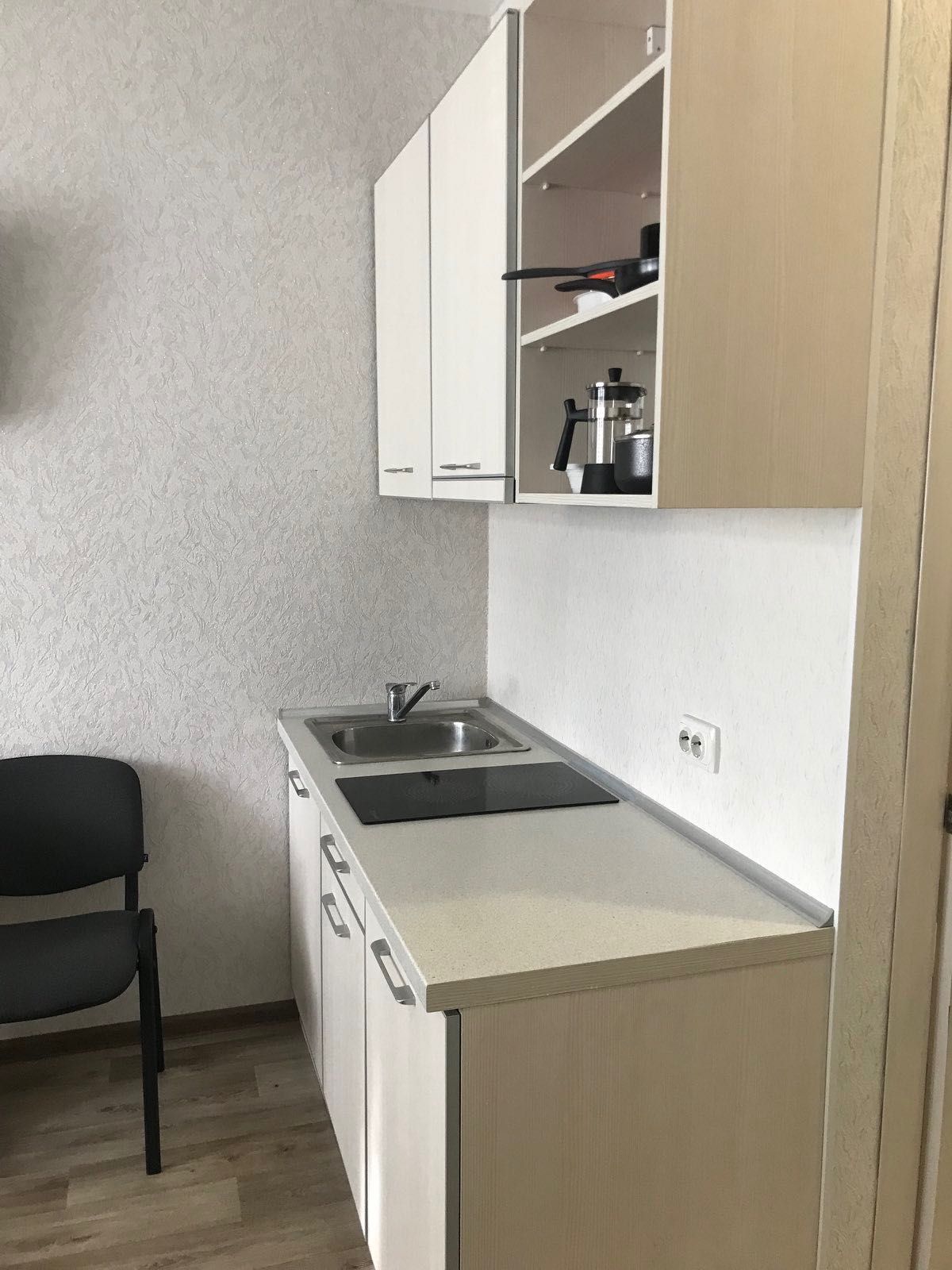 Хозяйка,квартира возле метро Спортивная  ,Защитников ,Метростроителей