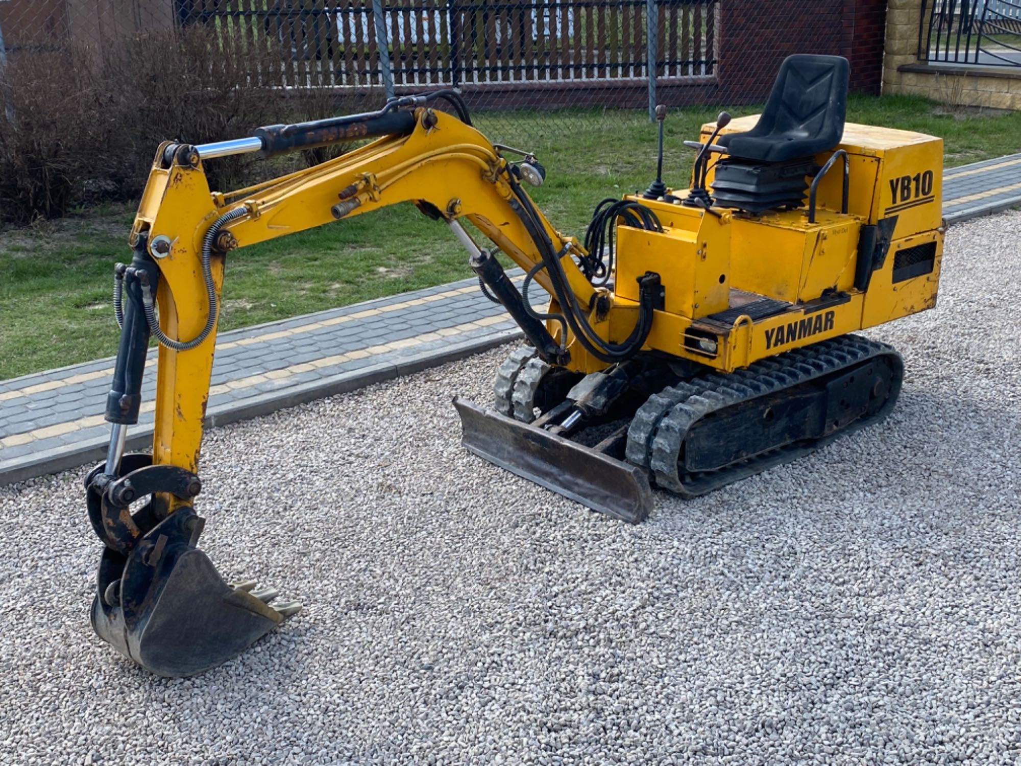 Minikoparka Yanmar YB10 3-Cylindry_z Niemiec_