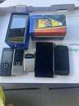 Telefony 3 nokie stare samsung i sony oraz 1 nokia nowa prawie nie uzy