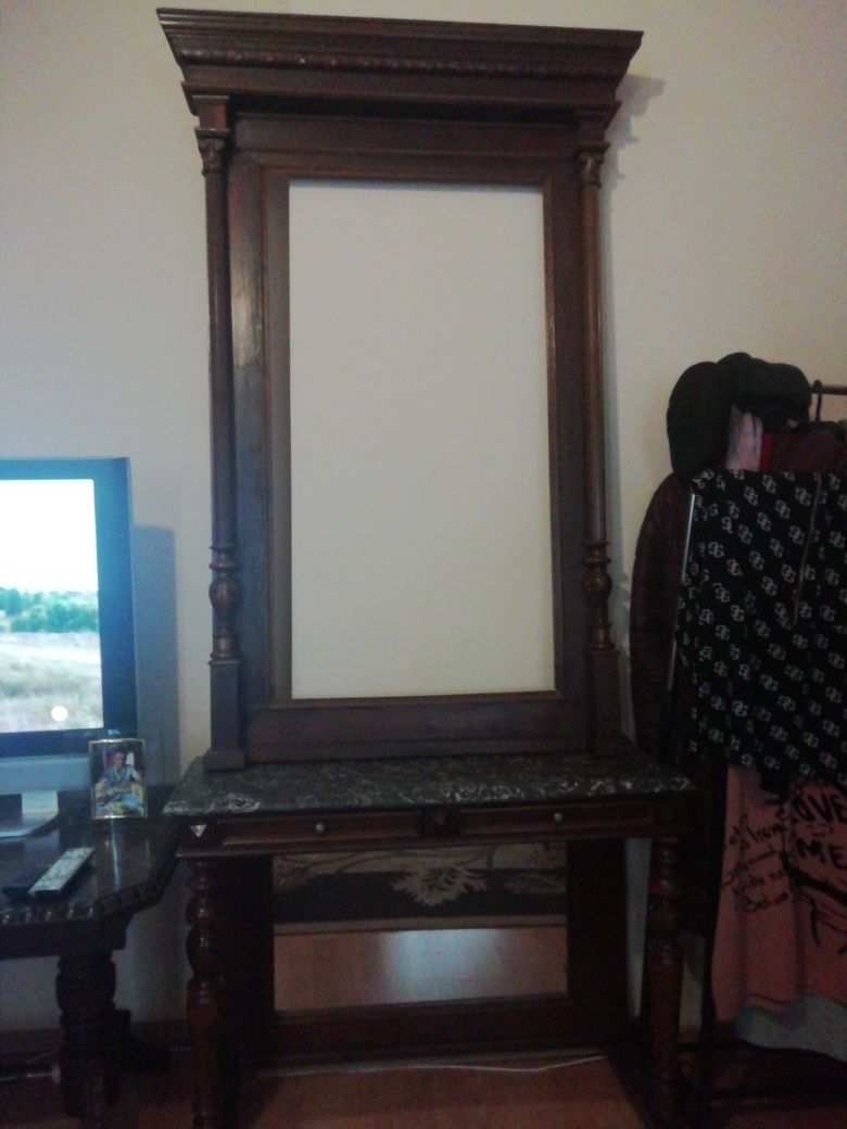 Старинное Зеркало с мраморной столешницей