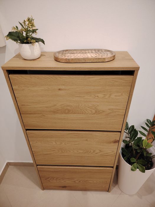 Sapateira alta em madeira