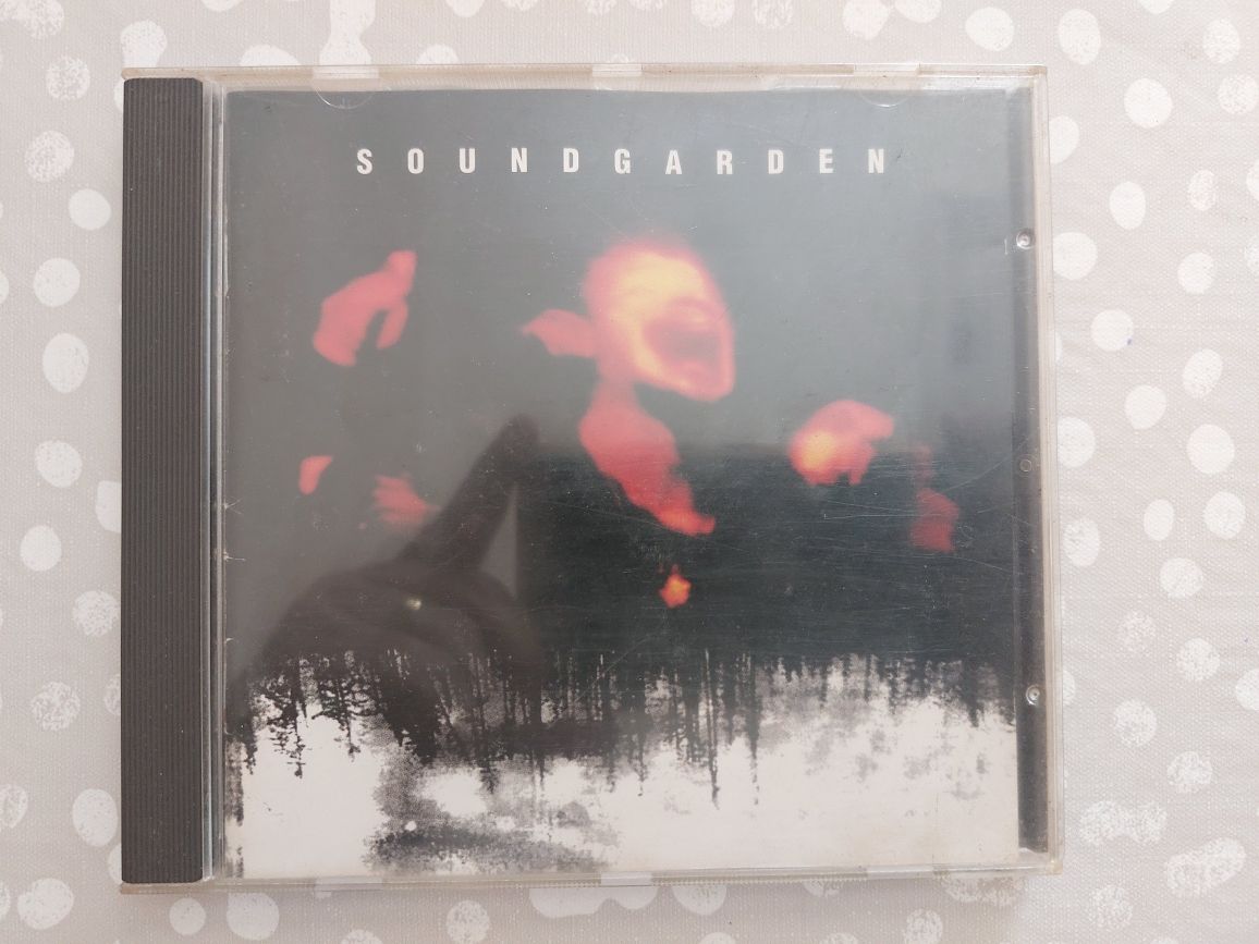 CD " Superunknown " de Soundgarden 1994 (Opt.Estado)