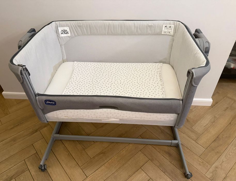 Łóżeczko chicco next2me