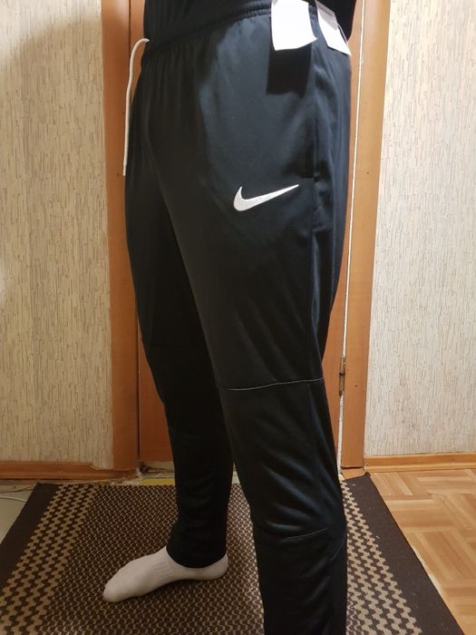 Спортивные штаны