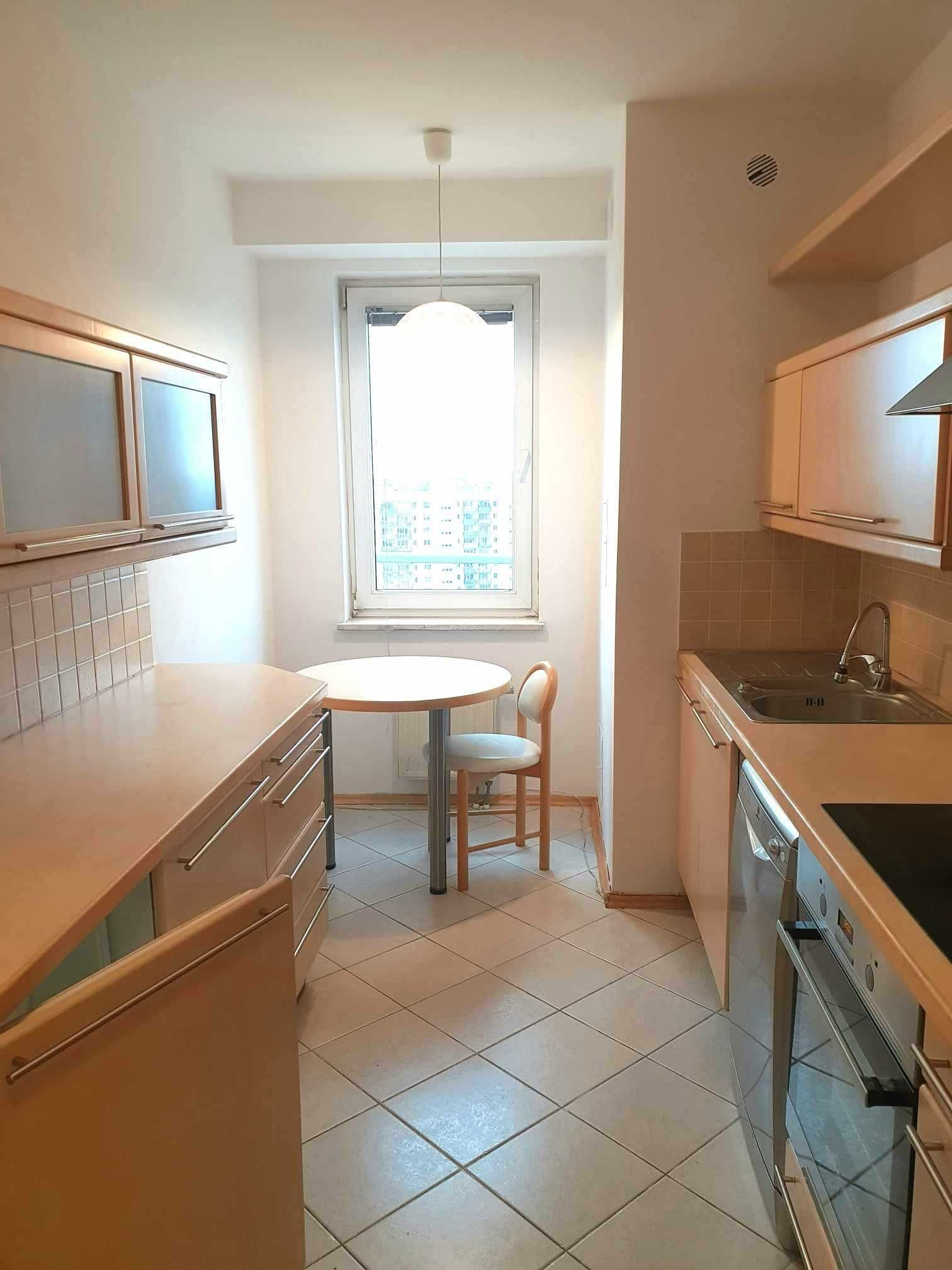 2 pokoje 46 m,bez mebli, apartamentowiec,Mokotów