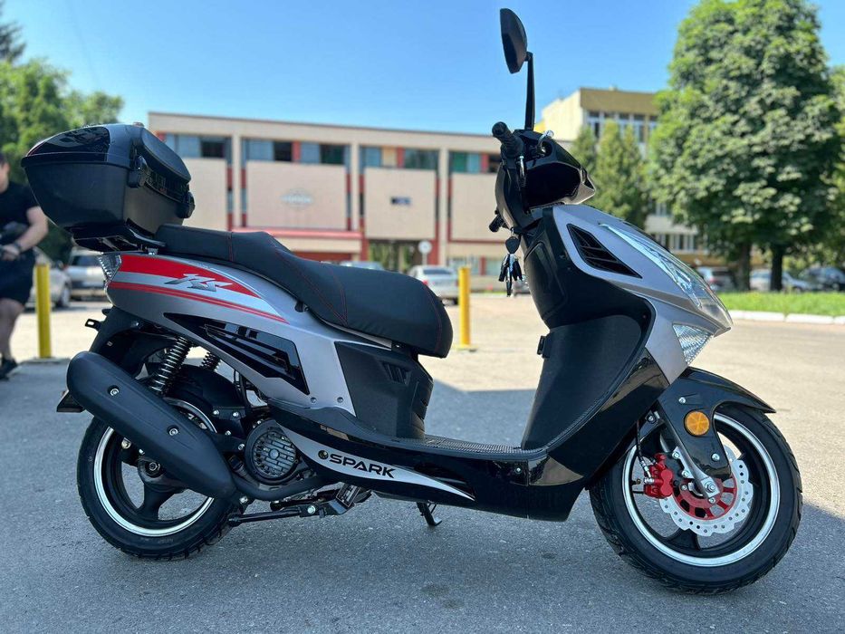 Скутер SPARK SP150S-17R