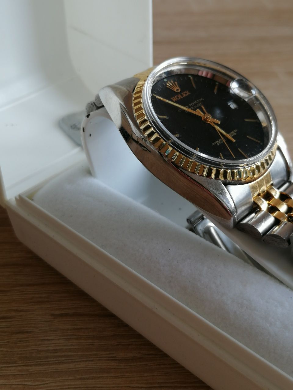 Casio damski plus zegarek gratis z interesującym  design. Sprawdż opis