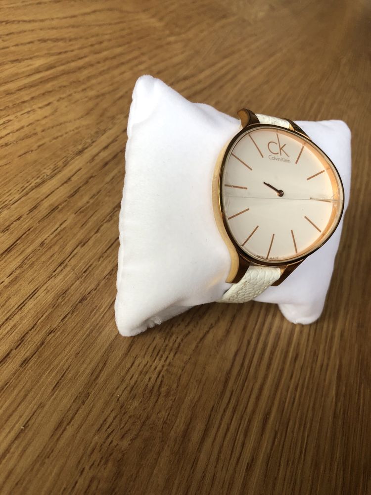 Calvin Klein zegarek damski biały ze złotym