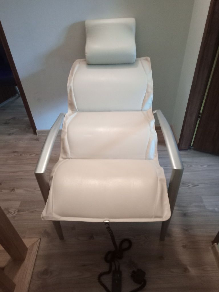 Fotel z masażem (materac masujący)