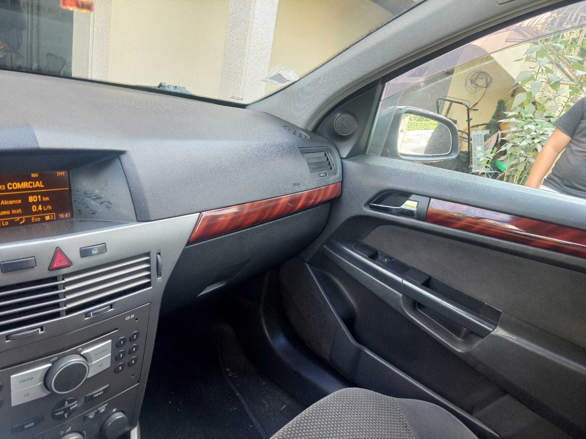Vende Opel astra 1.7 cdti
