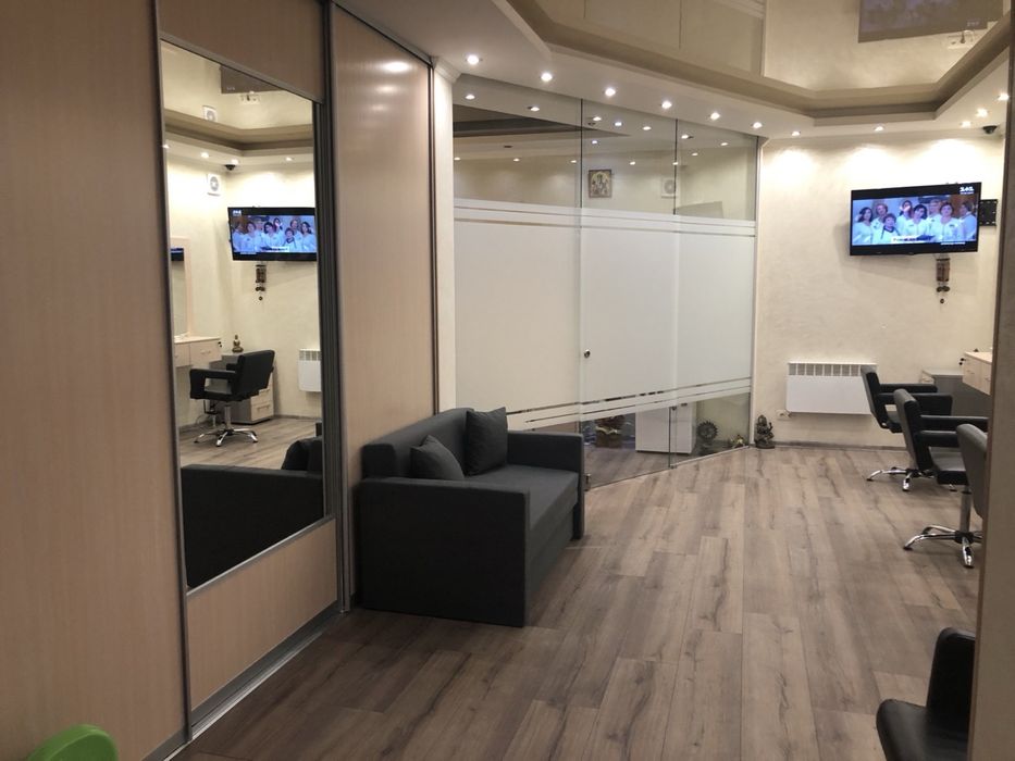 Продаж цокольного приміщення в прохідному місці!