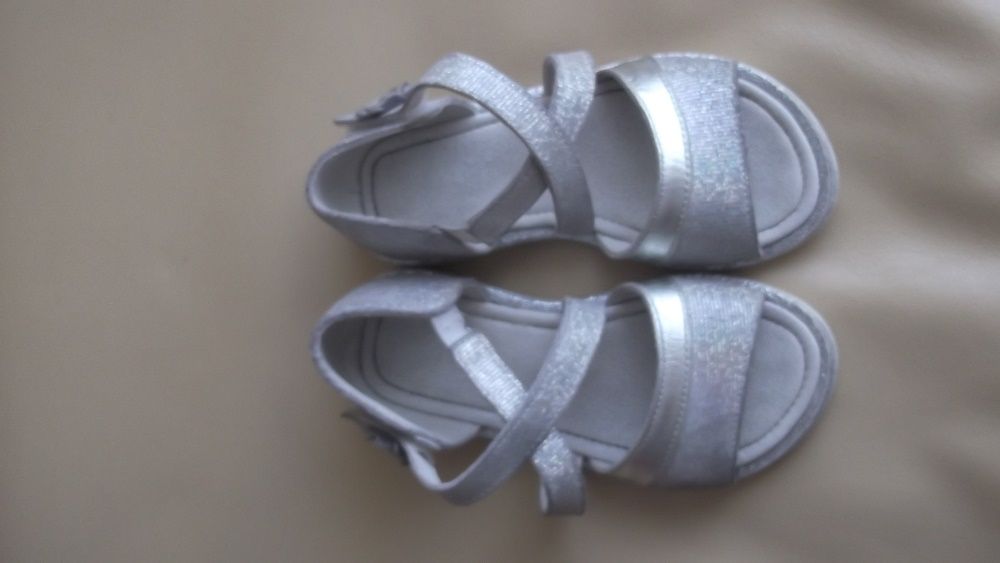 sandálias de menina