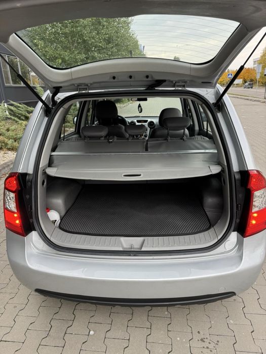 Продам KIA CARENS 2009