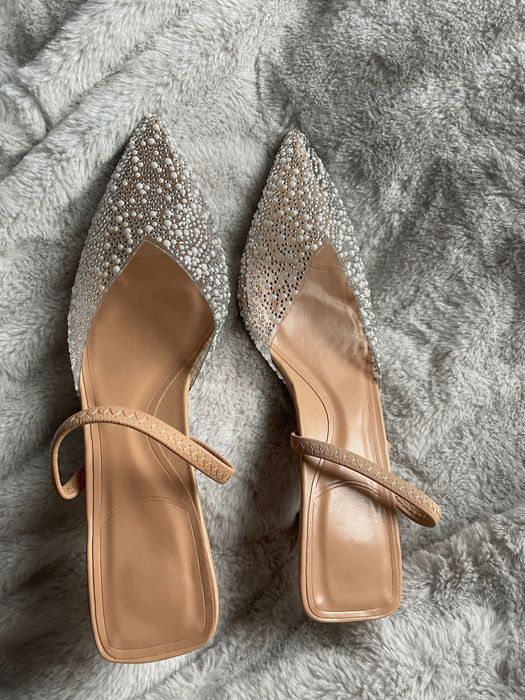Buty na obcasie z cekinami
