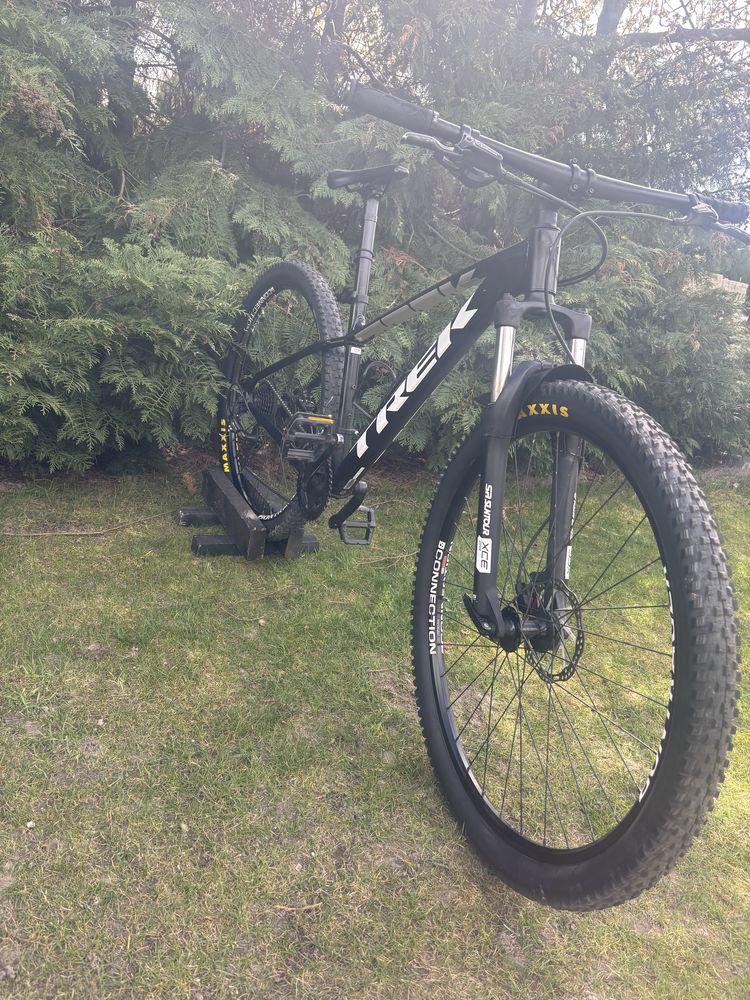 Trek marlin 5 czarny m