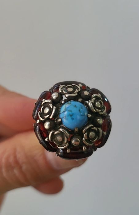 Авторське срібне кільце з бірюзою та гранатами