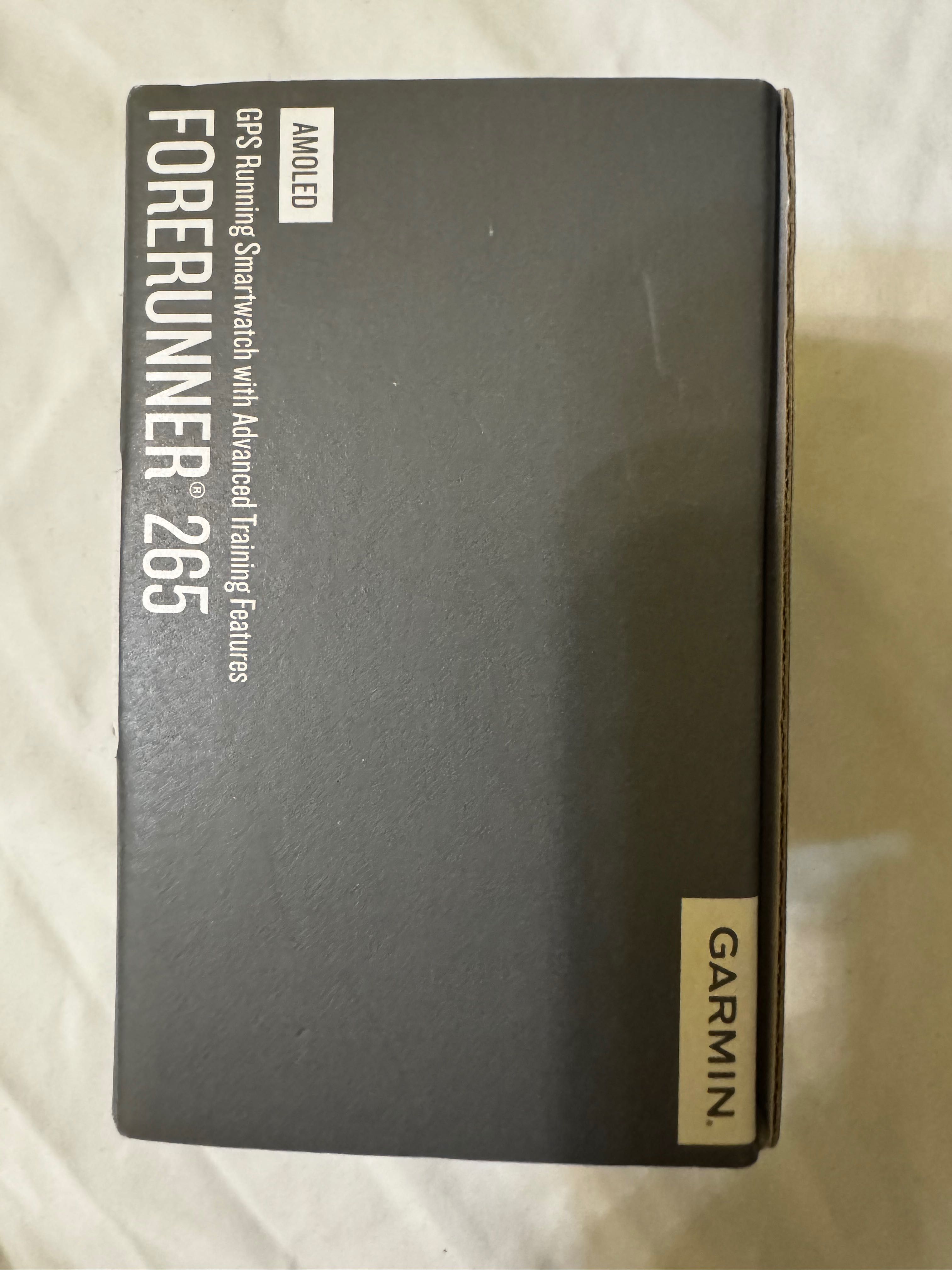Nowy zegarek Garmin Forerunner 265 biały amoled