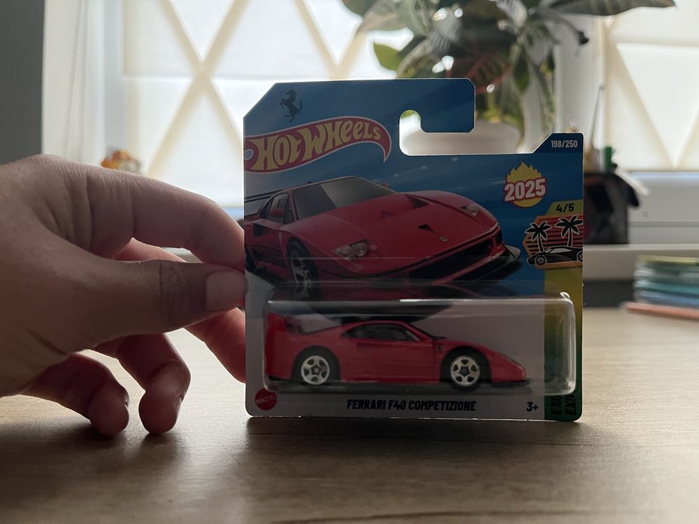Ферарі F40 хотвілс