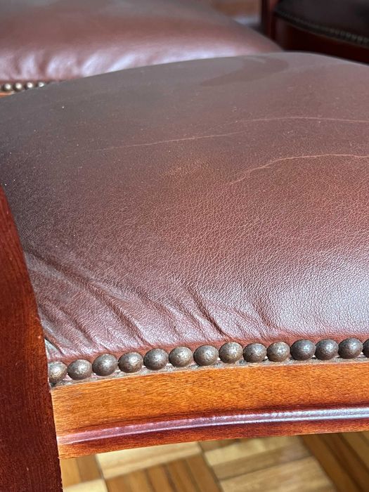 Conjunto de 4 cadeiras de jantar, em madeira de carvalho