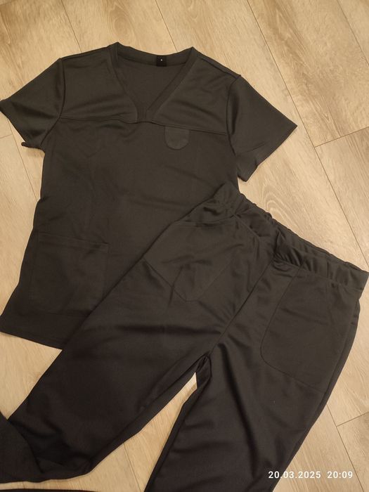 Nowy czarny mundurek medyczny rozmiar M