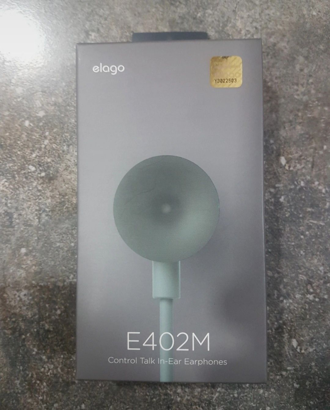 Phones Elago E402M control Talk In-Ear Earphones.
Novos. 
Nunca aberto