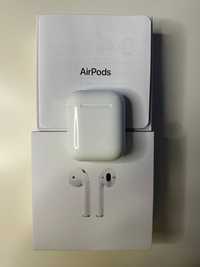 Oryginalne słuchawki Apple Airpods 
mają wadę: pękn