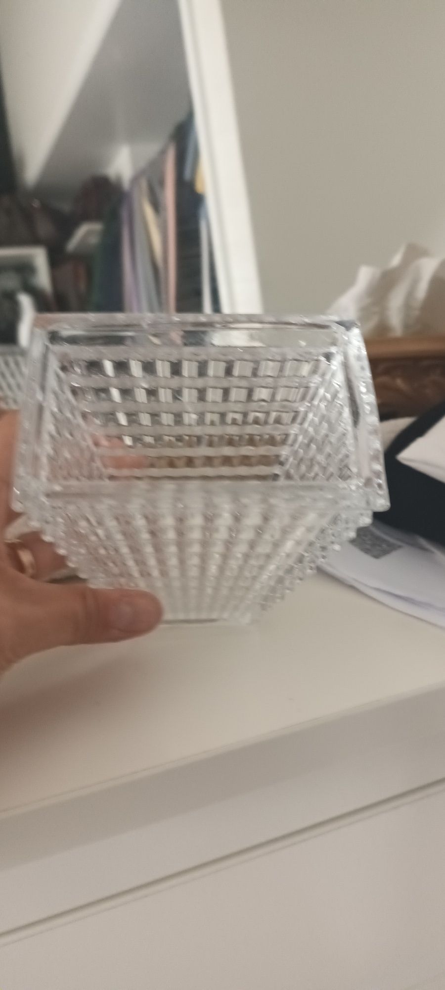 Jarra de vidro com caixa
