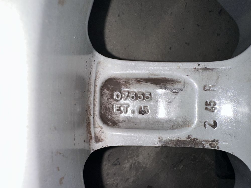 Felgi aluminiowe komplet z oponami Audi,Vw,skoda