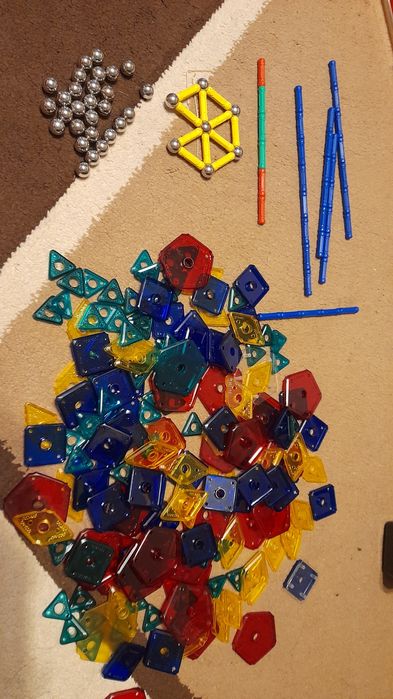 Zestawy kreatywnych klocków Geomag