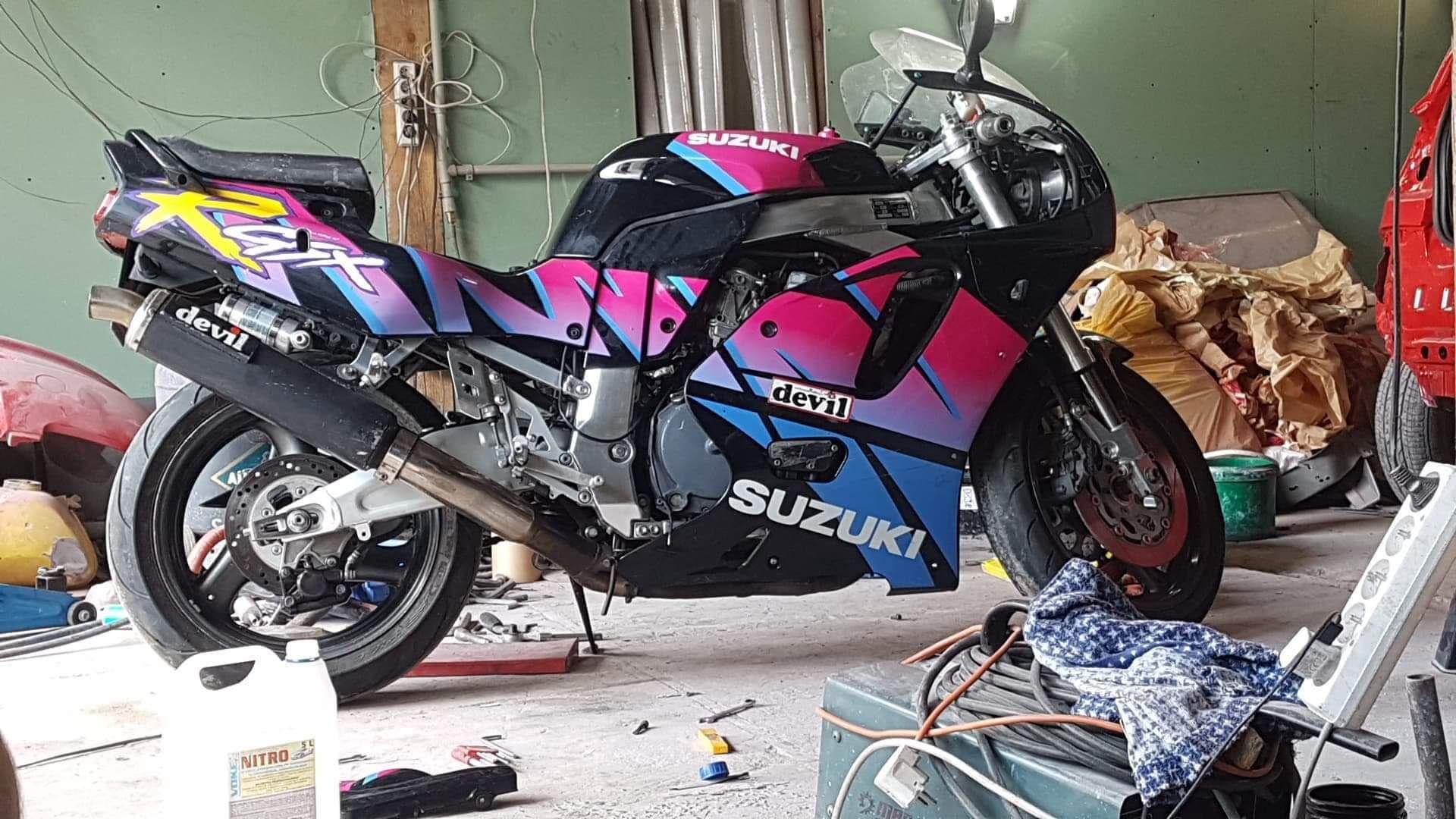 GSX-R 750W cały na części Rama Lagi Owiewki itd WYSYŁKA !!!