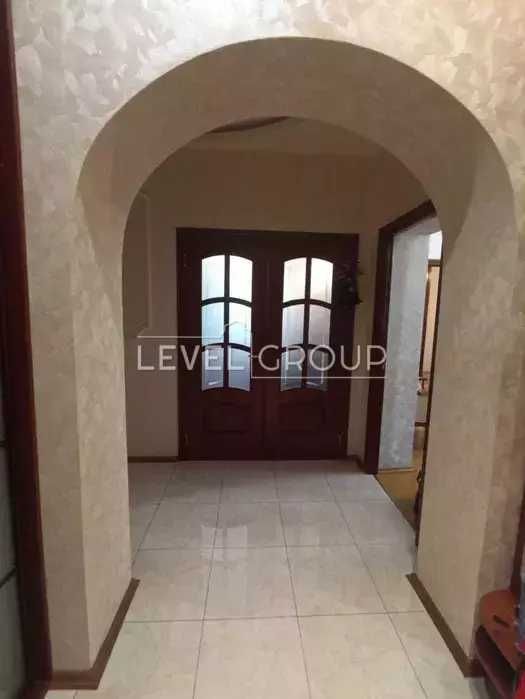 3 кім сталінка на Печерську вул Князів Острозьких (Московська) 37/2