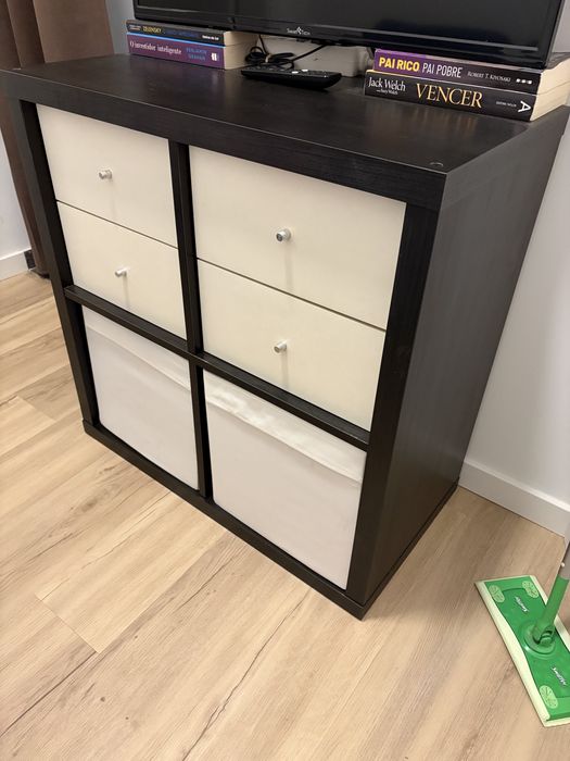 Estante KALLAX IKEA com gavetas