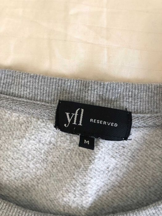 Szara bluza świąteczna Reserved