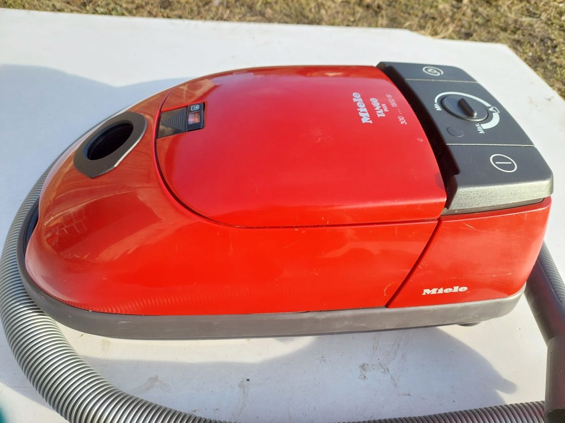 Odkurzacz miele Tango 1800W