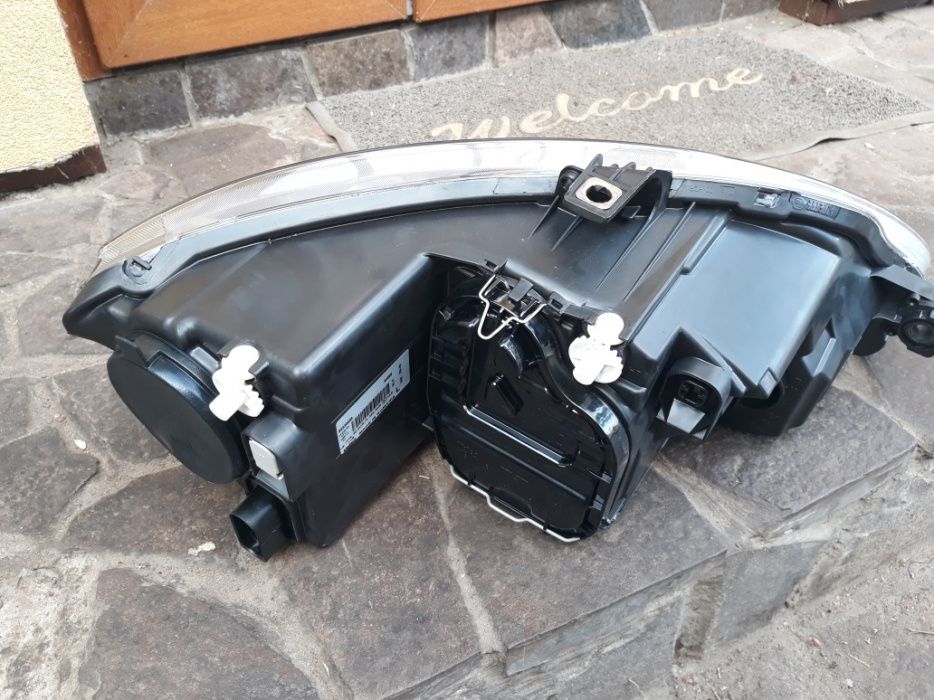 Фара права ліва VALEO seat altea toledo leon vw jetta passat b6