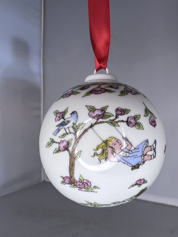 Hutschenreuther porcelanowa bombka bożonarodzeniowa 1989 J05