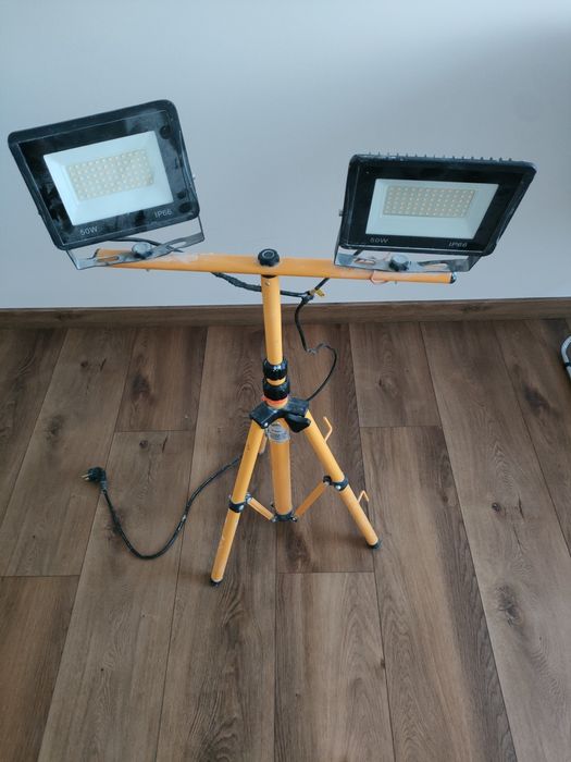 Lampa LED 50W na statywie
