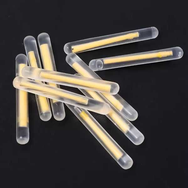 Akcesoria wędkarskie - Świetliki spławikowe.50 szt. 4mm. komplet.