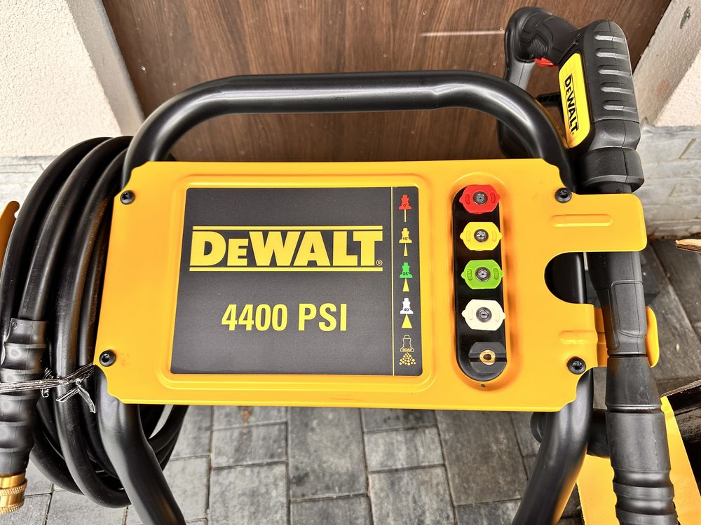 Myjka ciśnieniowa spalinowa 303 Bar  DEWALT - 15KM Nowa Gwar 303 BAR